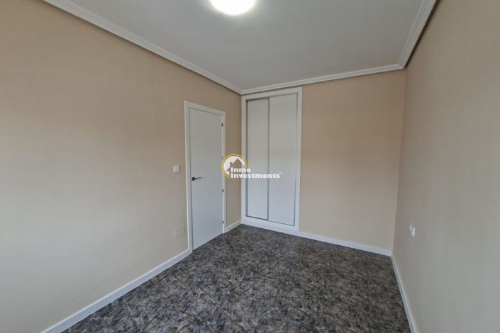 Image No.11-2 Bed Townhouse for sale