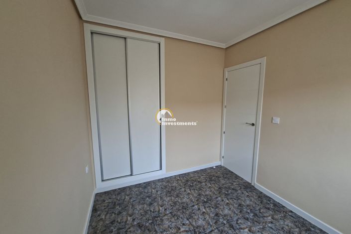 Image No.13-2 Bed Townhouse for sale