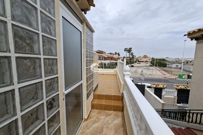 Image No.20-2 Bed Townhouse for sale