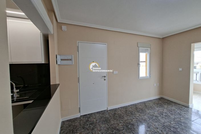 Image No.6-2 Bed Townhouse for sale