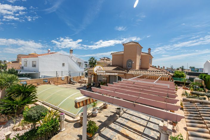 Image No.3-Villa de 4 chambres à vendre à La Zenia