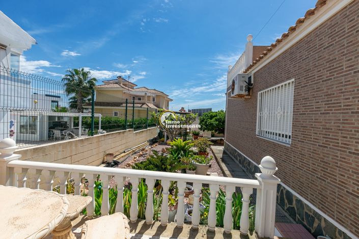Image No.8-Villa de 4 chambres à vendre à La Zenia