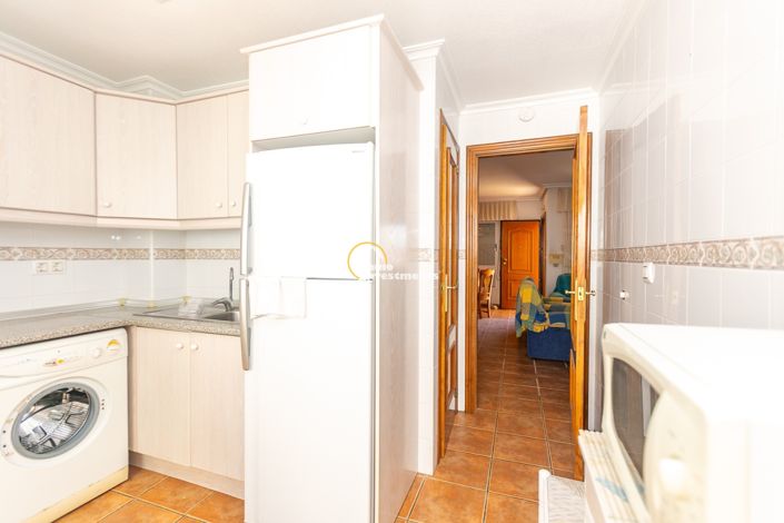 Image No.16-2 Bed Townhouse for sale