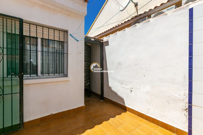 Image No.20-2 Bed Townhouse for sale