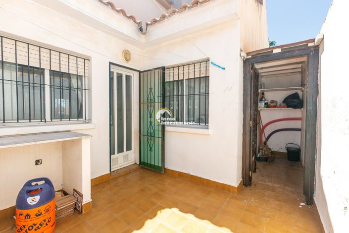 Image No.23-2 Bed Townhouse for sale