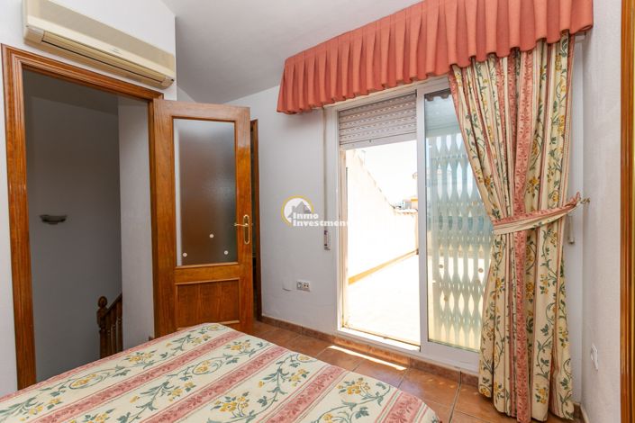 Image No.35-2 Bed Townhouse for sale