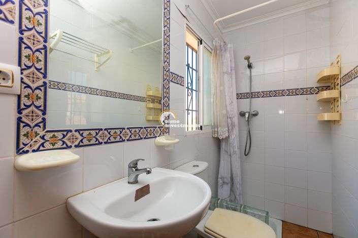 Image No.37-2 Bed Townhouse for sale