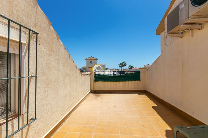 Image No.40-2 Bed Townhouse for sale