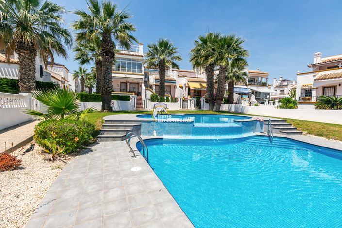 Image No.2-3 Bed Villa for sale