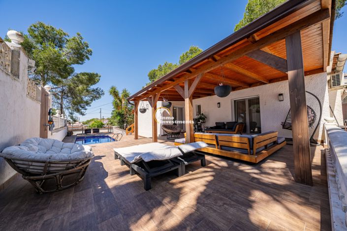 Image No.2-Villa de 5 chambres à vendre à Pinar de Campoverde
