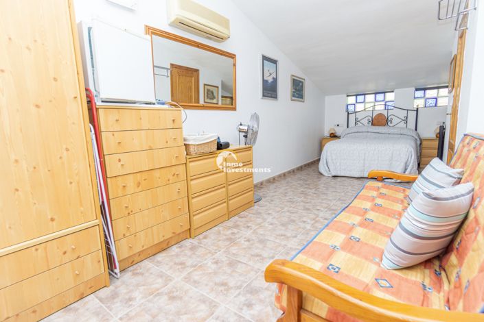 Image No.28-3 Bed Townhouse for sale