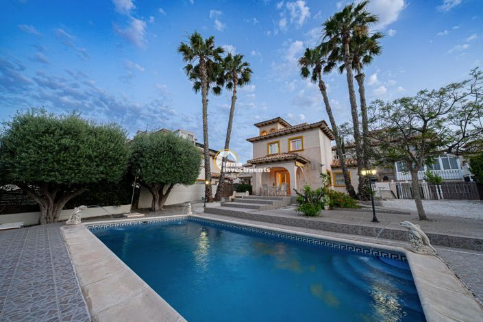 Image No.37-3 Bed Villa for sale