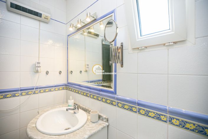 Image No.43-2 Bed Bungalow for sale