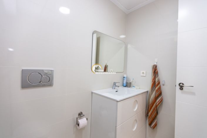 Image No.25-2 Bed Bungalow for sale