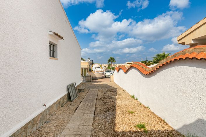 Image No.42-2 Bed Villa for sale