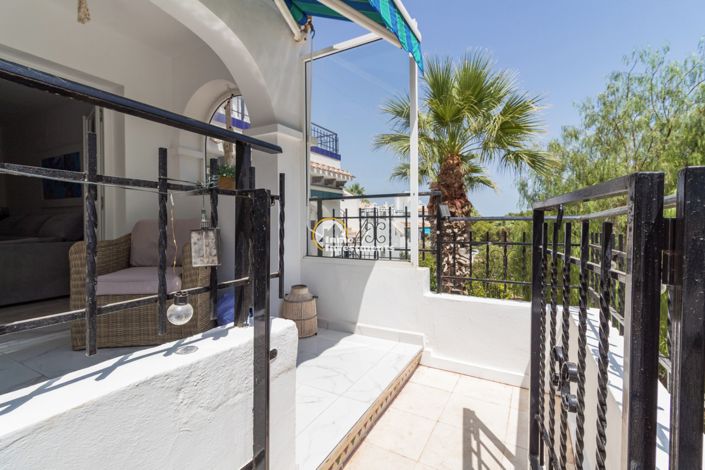 Image No.26-4 Bed Townhouse for sale