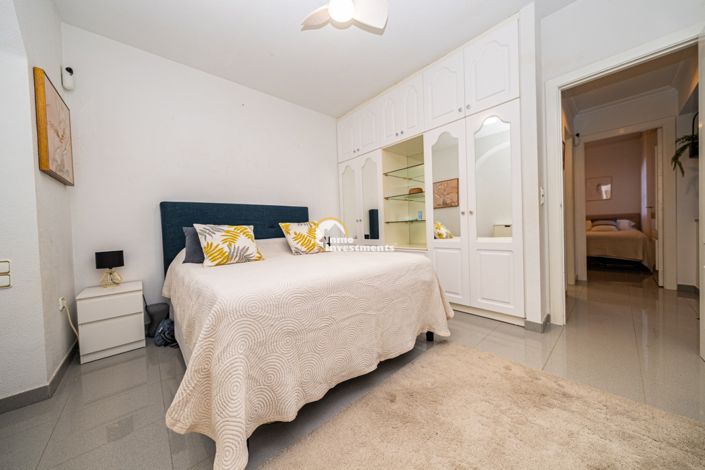 Image No.23-2 Bed Property for sale