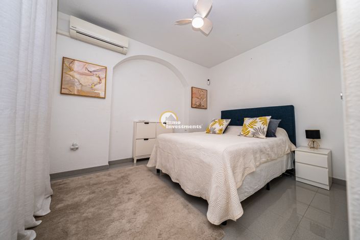 Image No.24-2 Bed Property for sale