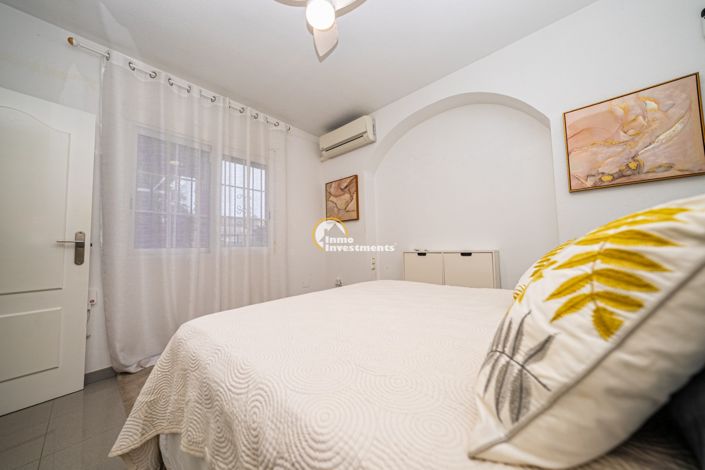 Image No.25-2 Bed Property for sale