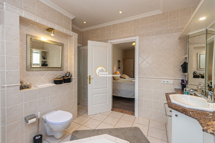 Image No.49-5 Bed Villa for sale