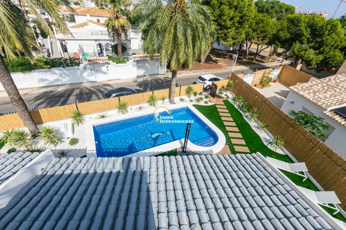 Image No.2-4 Bed Villa for sale