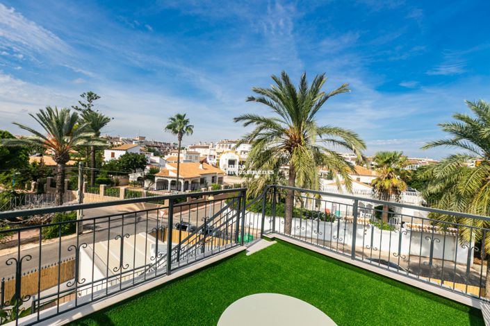 Image No.48-4 Bed Villa for sale