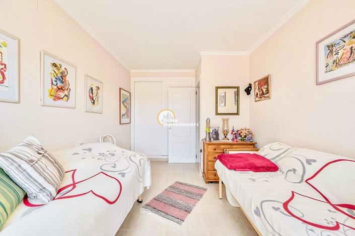 Image No.13-3 Bed Townhouse for sale