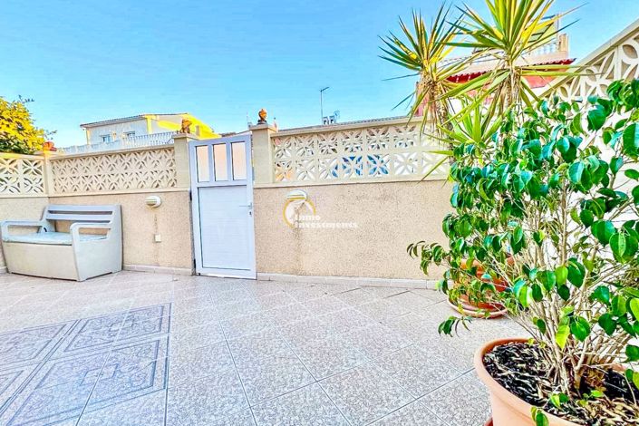 Image No.20-3 Bed Townhouse for sale