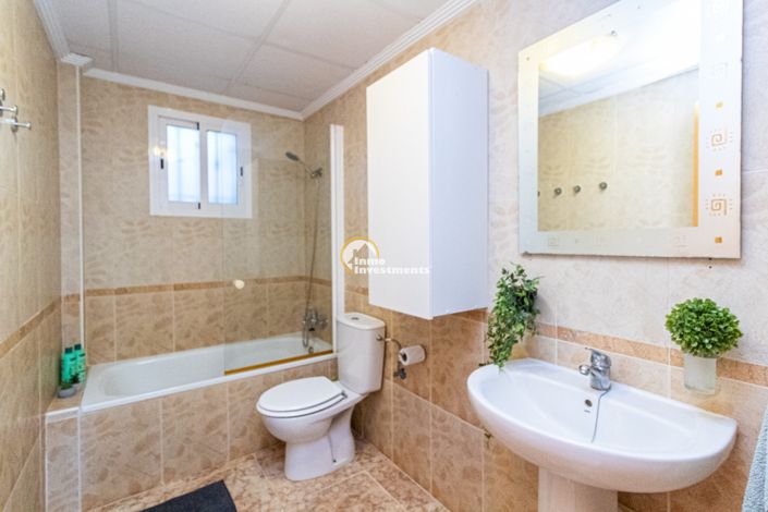 Image No.16-2 Bed Property for sale