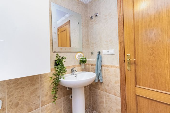 Image No.18-2 Bed Property for sale