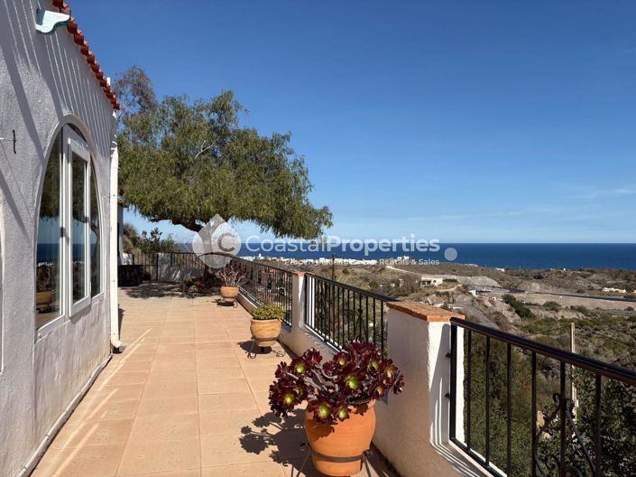 Image No.1-4 Bed Villa for sale