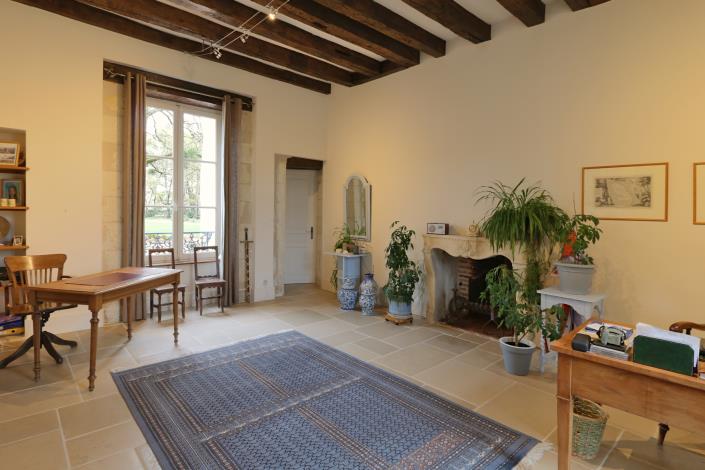 Image No.8-14 Bed Chateaux for sale