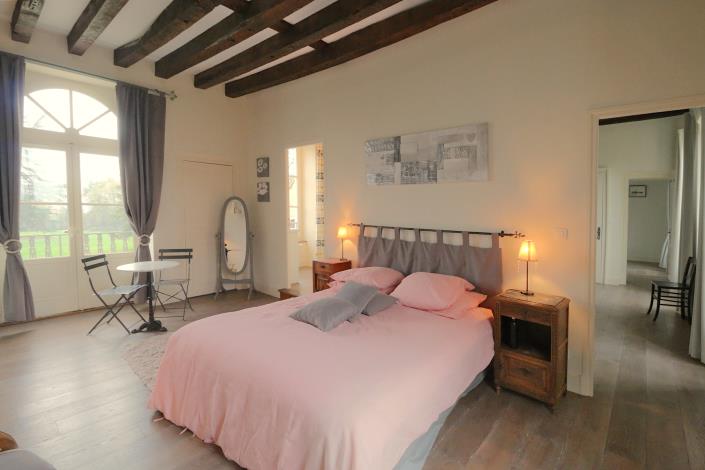 Image No.9-14 Bed Chateaux for sale