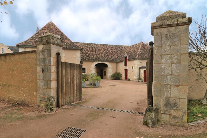 Image No.18-14 Bed Chateaux for sale