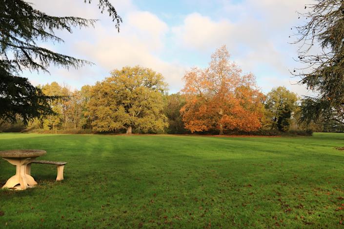 Image No.22-14 Bed Chateaux for sale