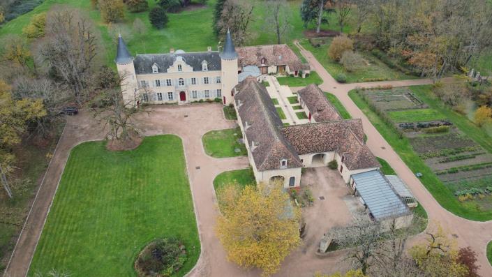 Image No.24-14 Bed Chateaux for sale