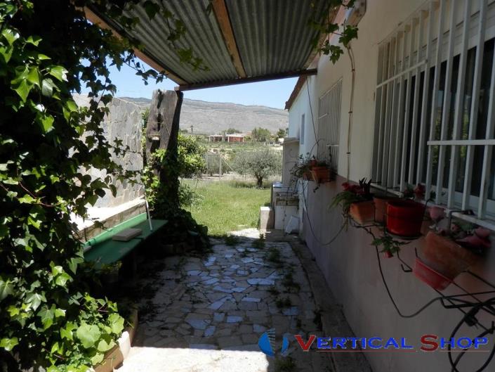 Image No.20-3 Bed Country House for sale