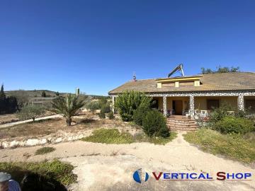 Propriété de pays de 6 chambres à vendre à Caudete