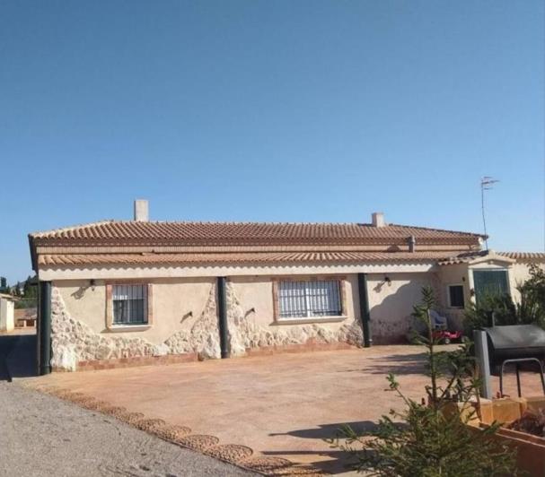 Image No.1-Propriété de pays de 6 chambres à vendre à Caudete