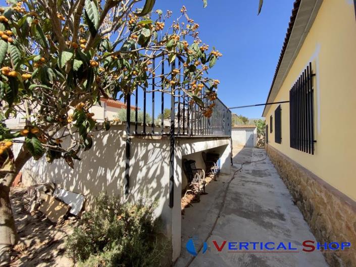 Image No.12-6 Bed Chalet for sale