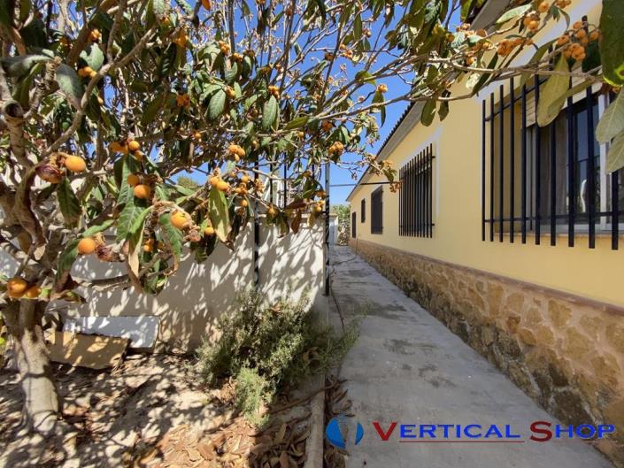 Image No.11-6 Bed Chalet for sale