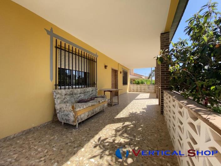 Image No.6-6 Bed Chalet for sale