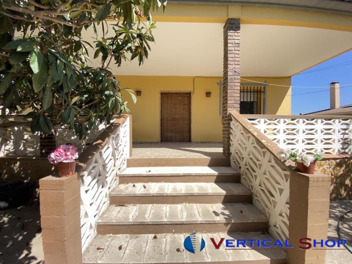 Image No.5-6 Bed Chalet for sale