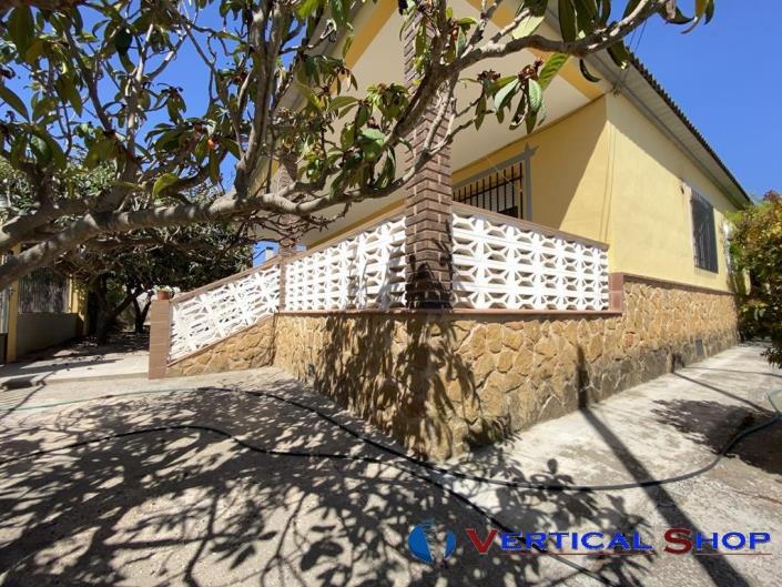 Image No.4-6 Bed Chalet for sale