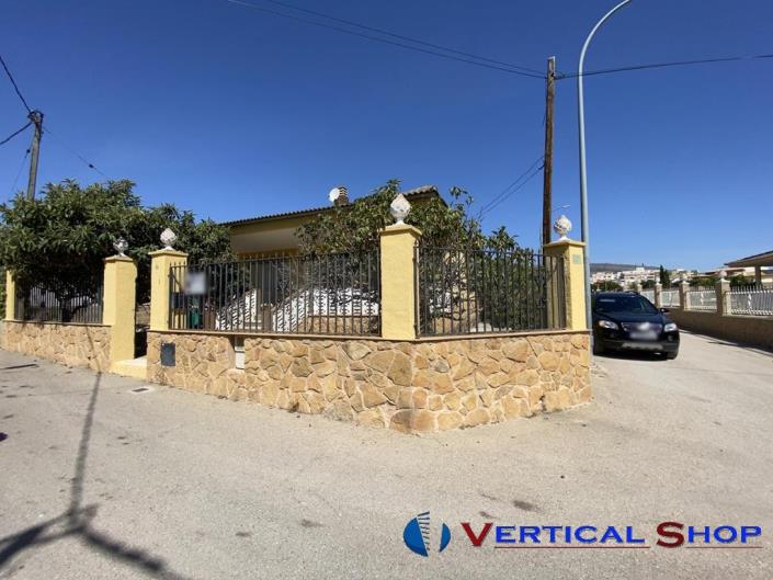 Image No.2-6 Bed Chalet for sale