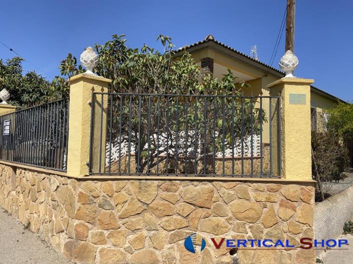 Image No.3-6 Bed Chalet for sale