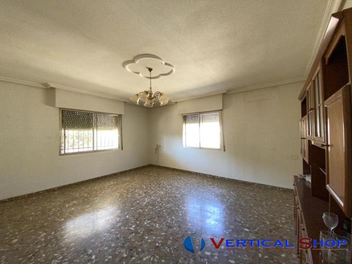 Image No.26-6 Bed Chalet for sale