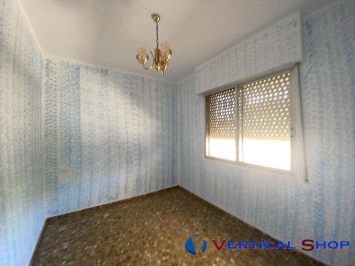 Image No.29-6 Bed Chalet for sale