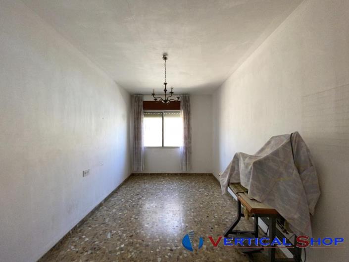 Image No.30-6 Bed Chalet for sale