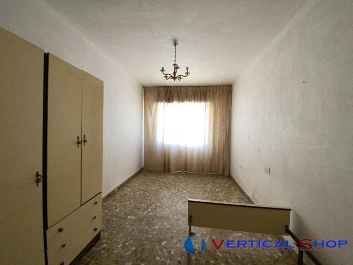 Image No.33-6 Bed Chalet for sale